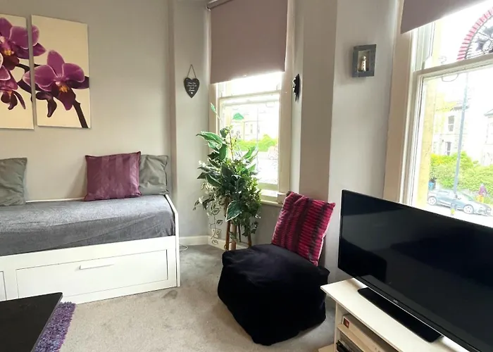 Apartment Snug In Location *